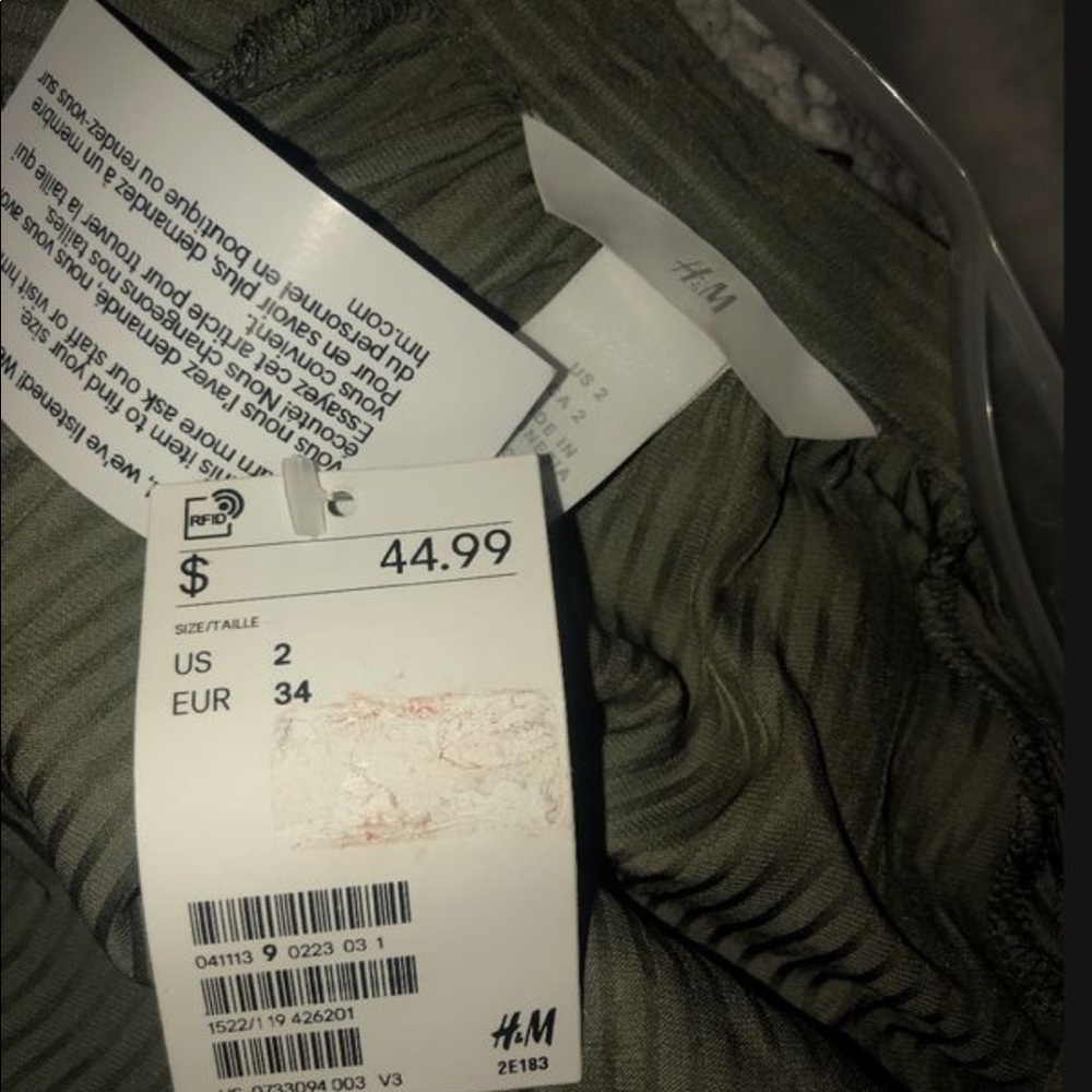 blouse - Picture 2 of 3